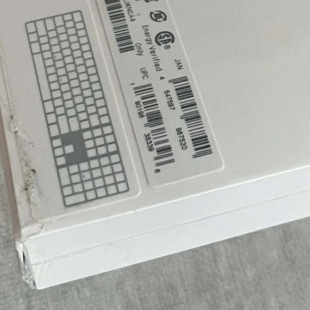 Apple Magic Keyboard in White